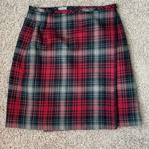 Eddie Bauer 100% wool, fully lined skirt. Smoke free, pet free home.